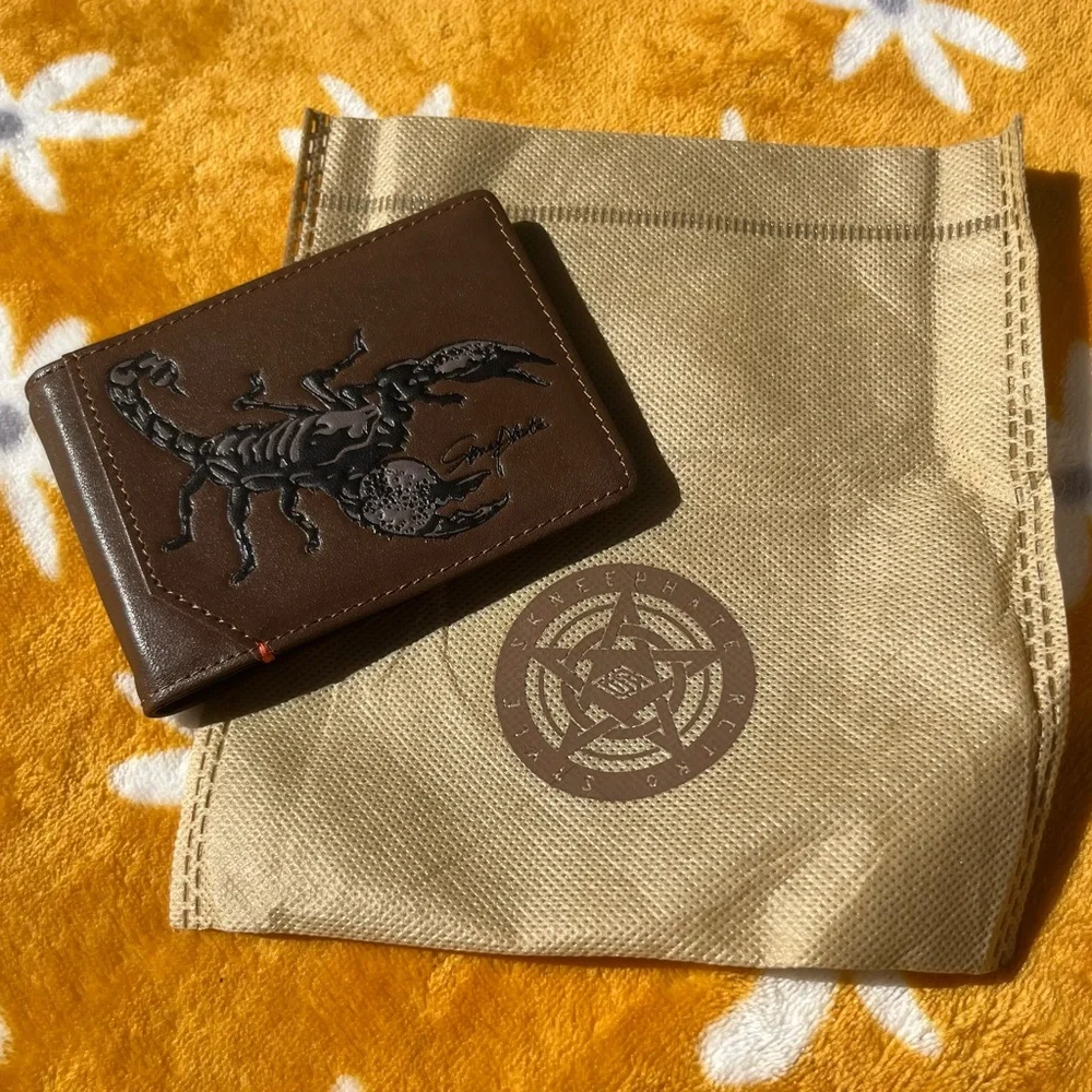 NEW $33 skneephate 100% Genuine Leather Men's Bifold Scorpion Wallet in 'coffee'